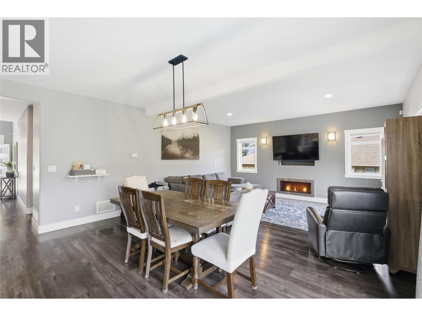 2790 Mountview Drive - 28