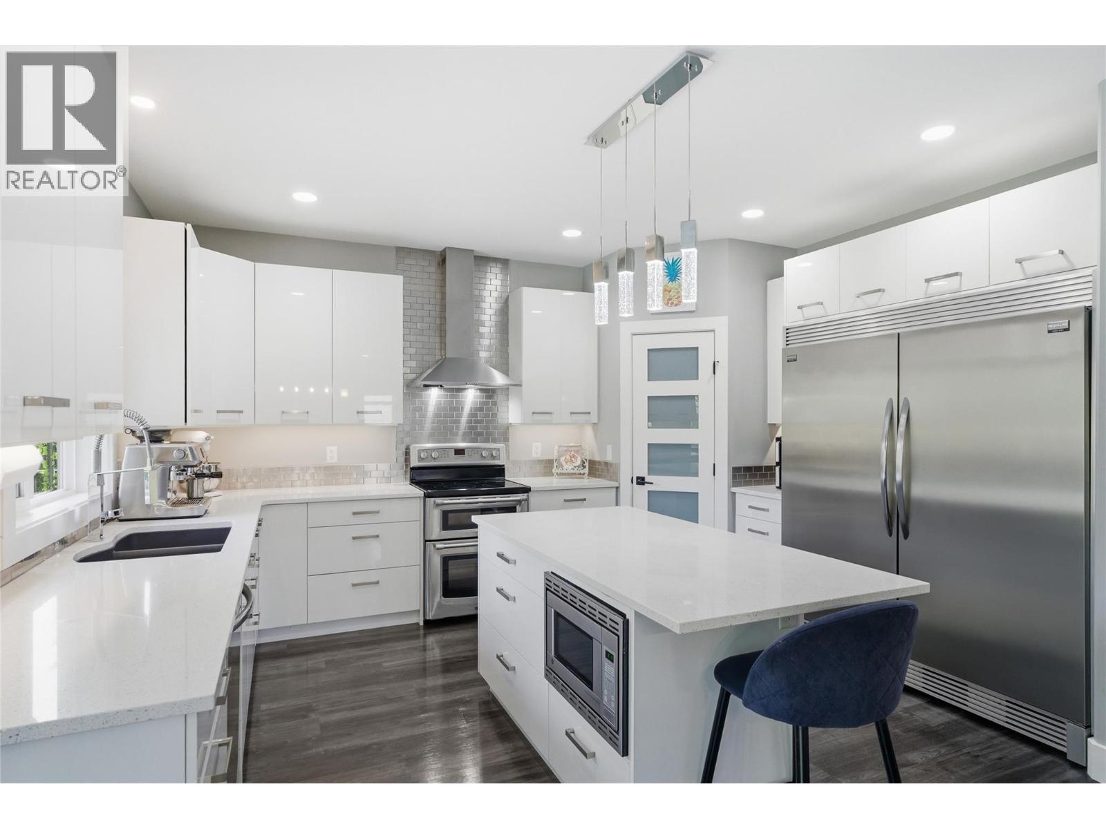 2790 Mountview Drive - 16