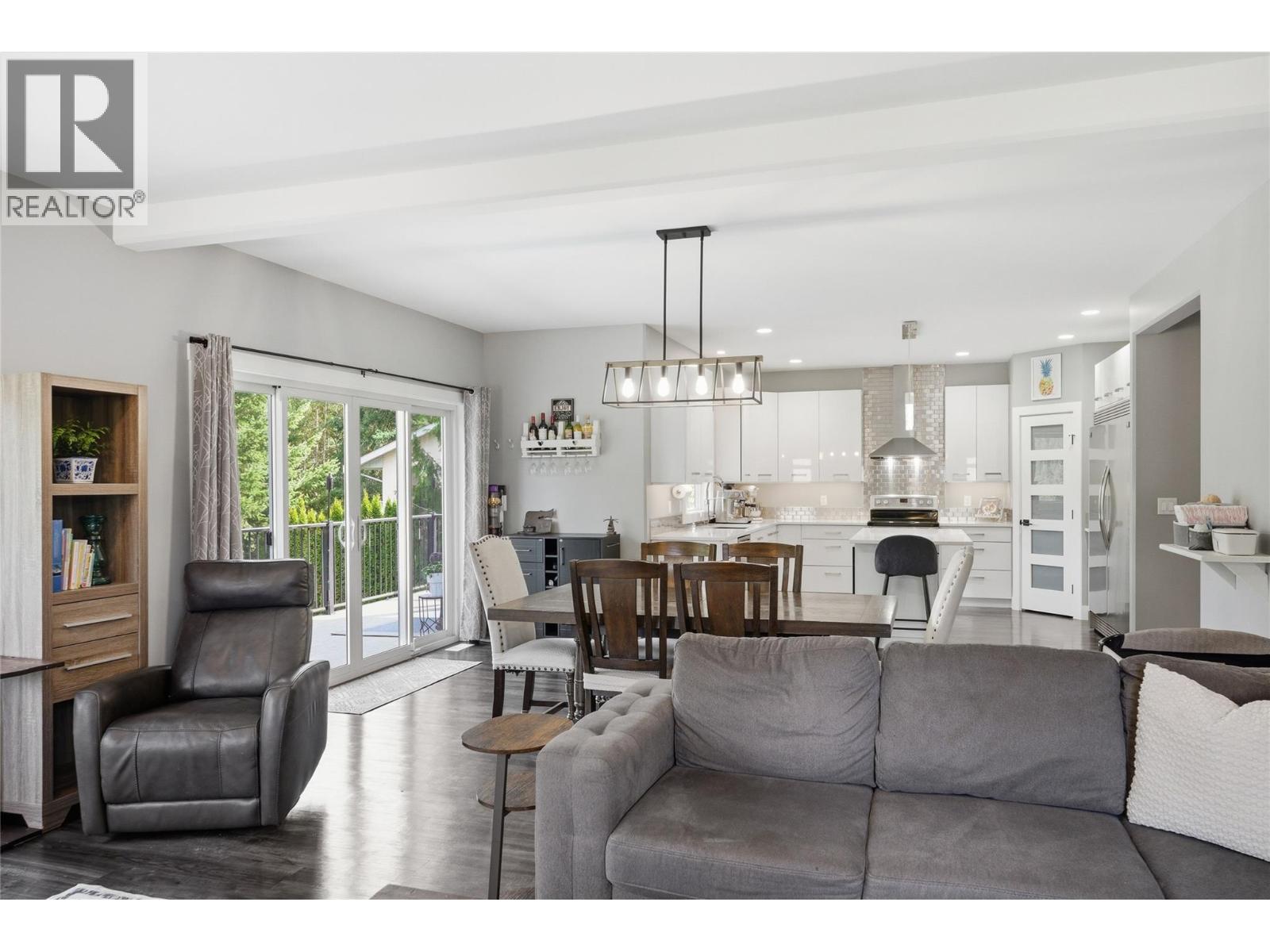 2790 Mountview Drive - 32