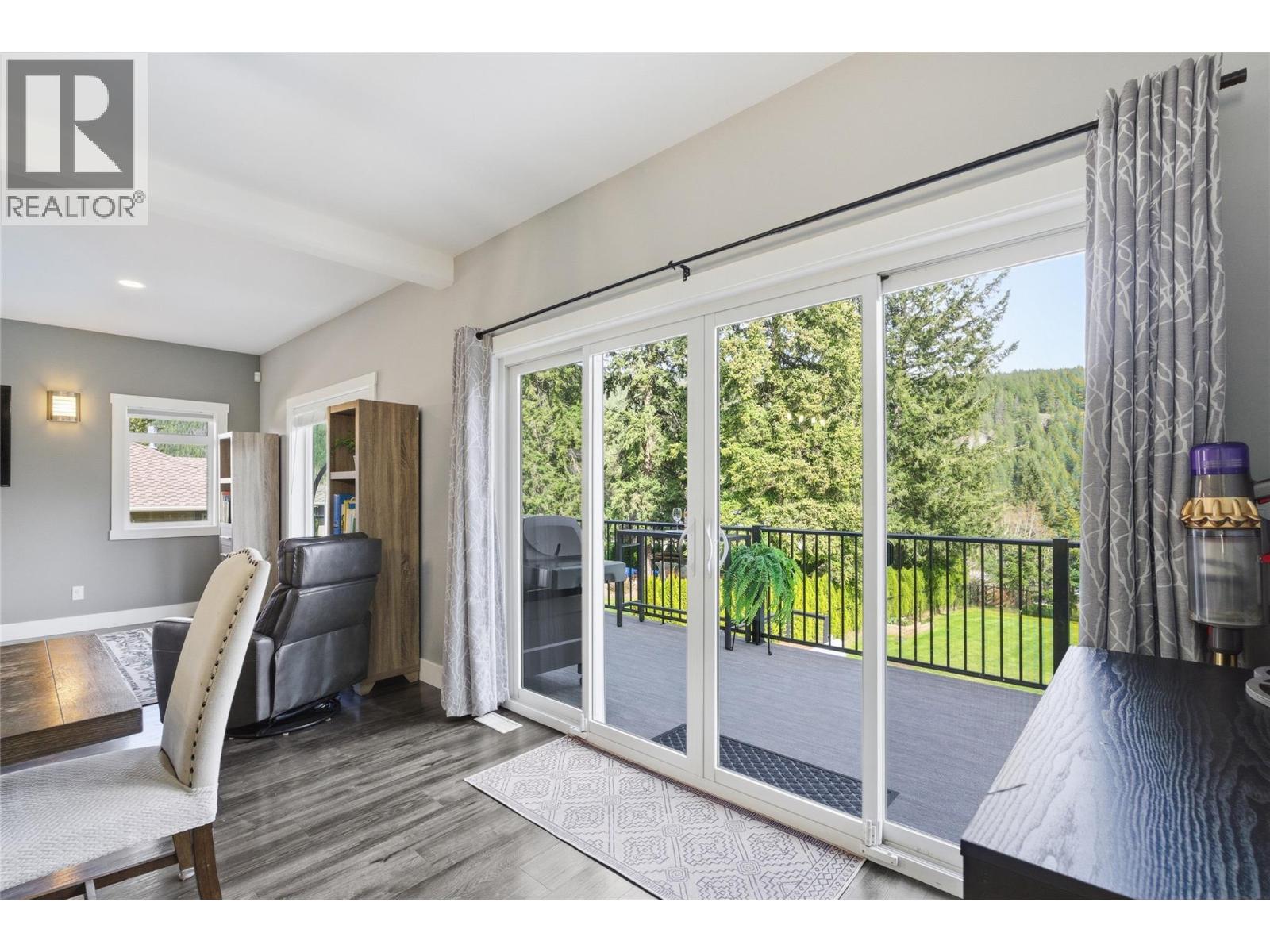 2790 Mountview Drive - 30