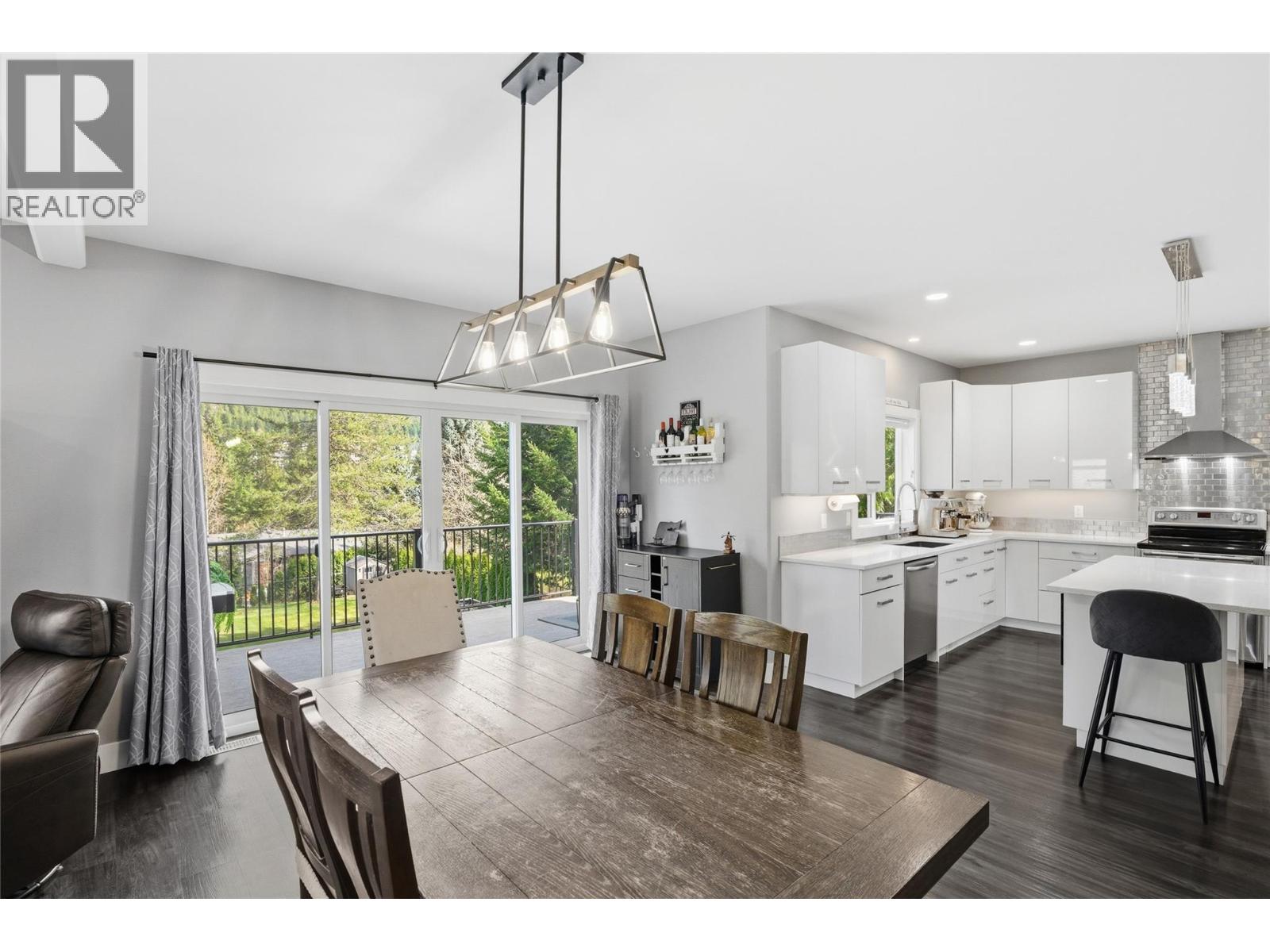 2790 Mountview Drive - 27