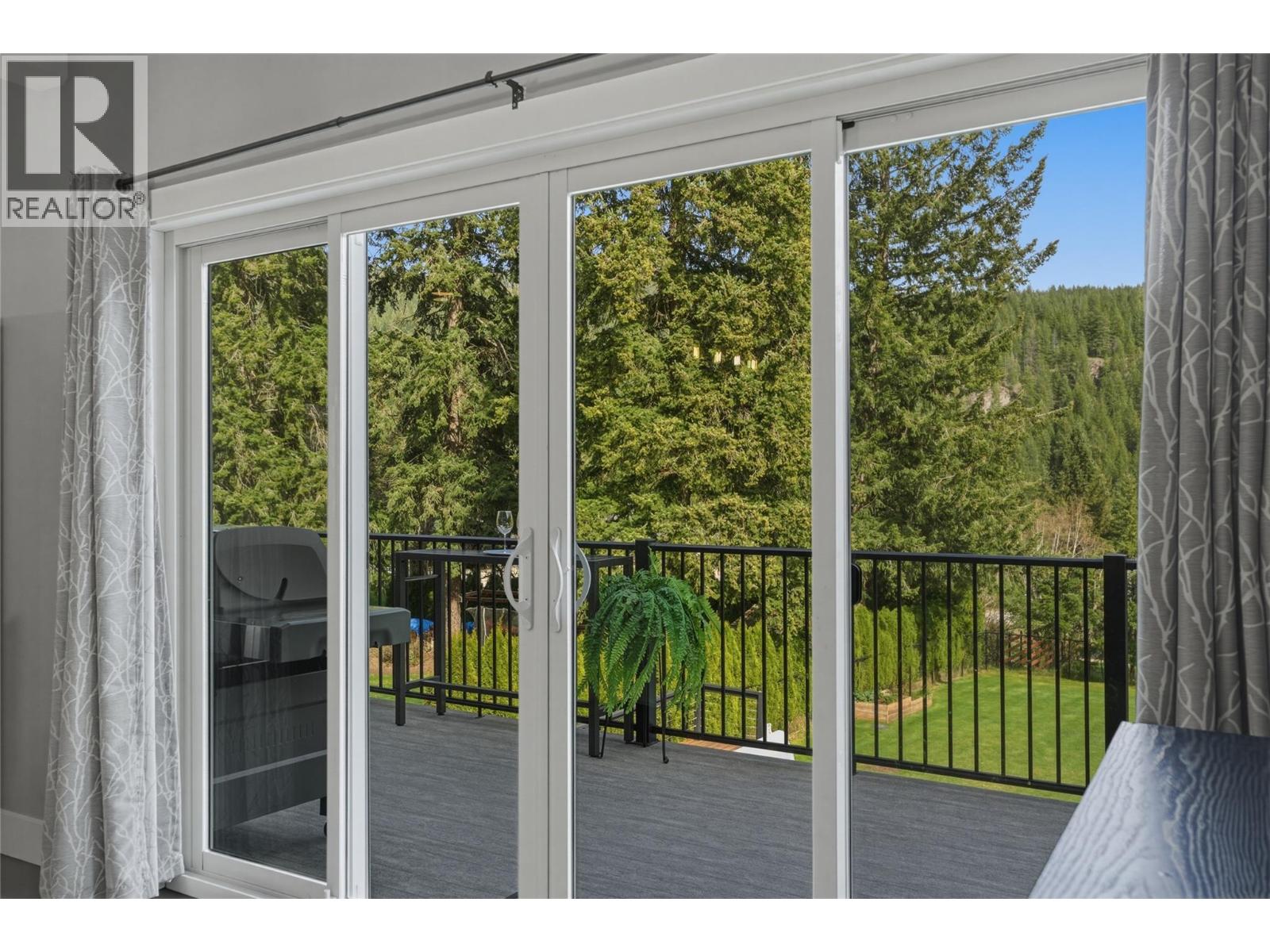 2790 Mountview Drive - 31