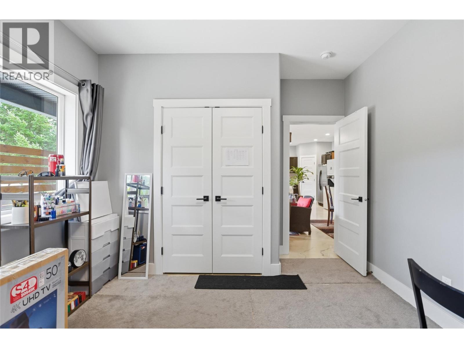 2790 Mountview Drive - 75