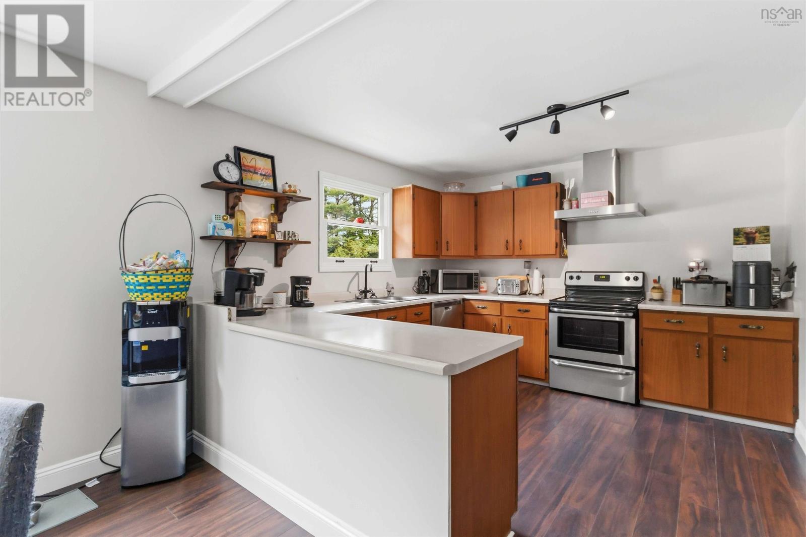 Property 5 of 30 of 12886 Highway 3