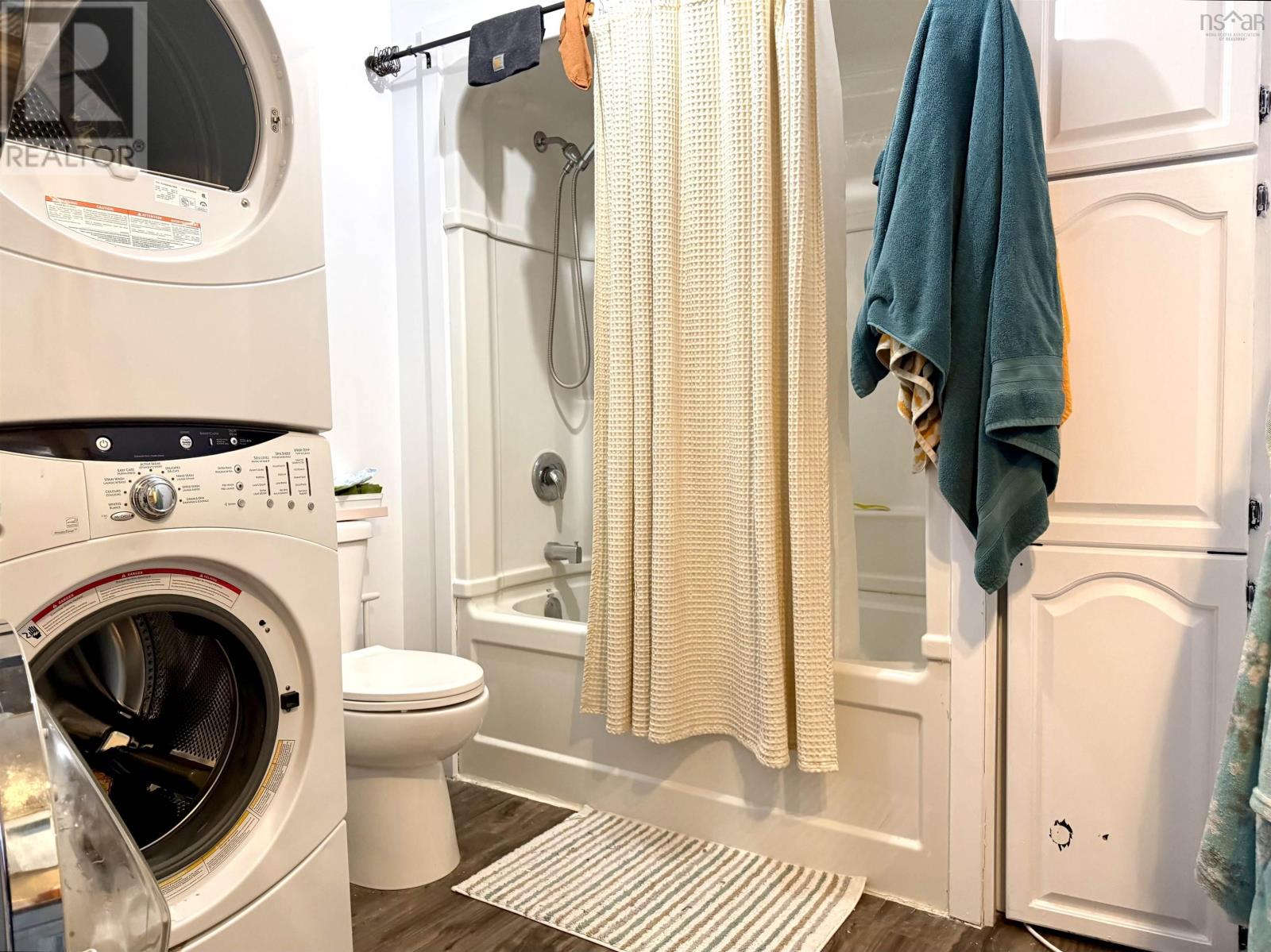 Property 38 of 44 of 21453 2 Highway