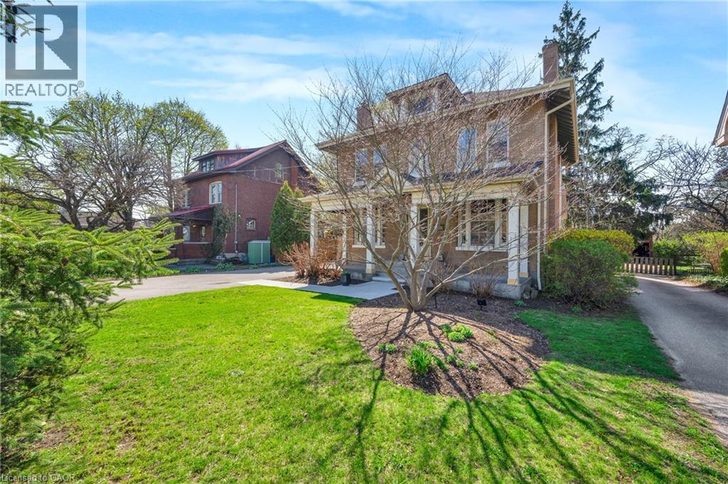 739 COLBORNE Street - 3