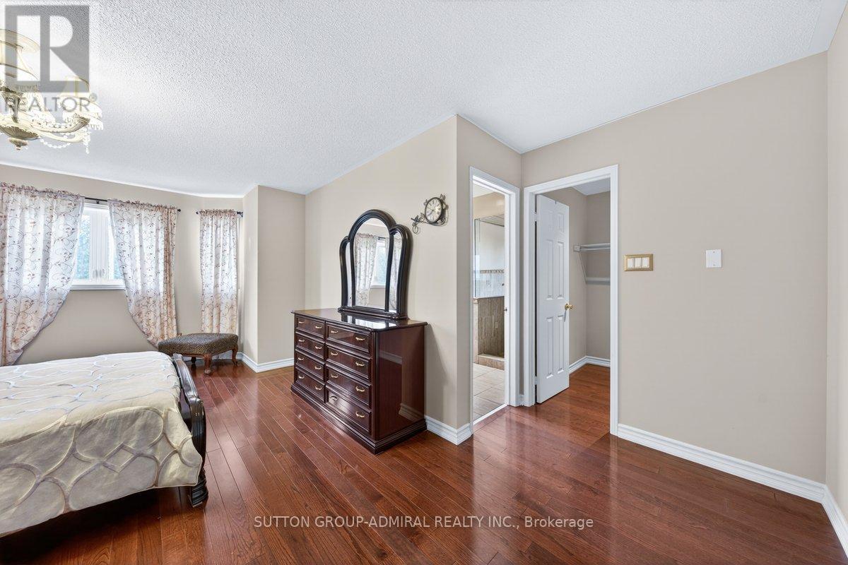 126 REDONDO DRIVE E - 20
