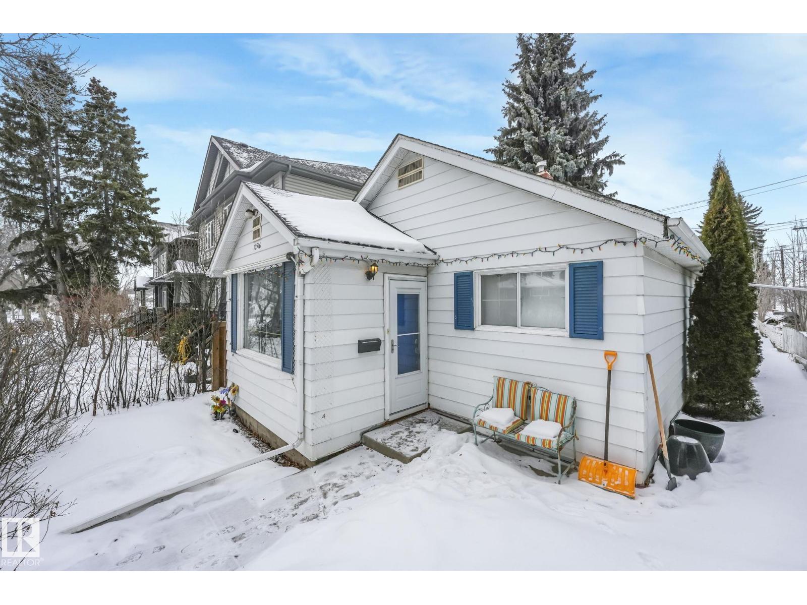10516 63 AV NW - 1