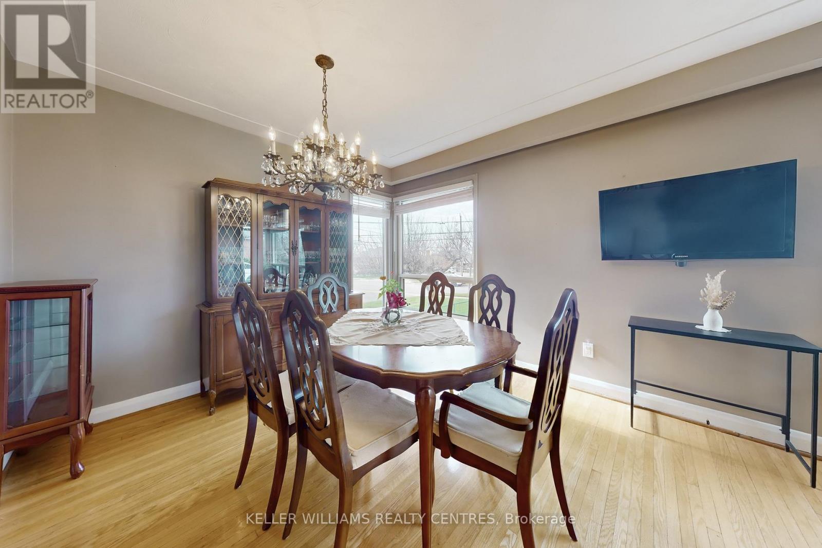 549 RUSTIC ROAD - 10