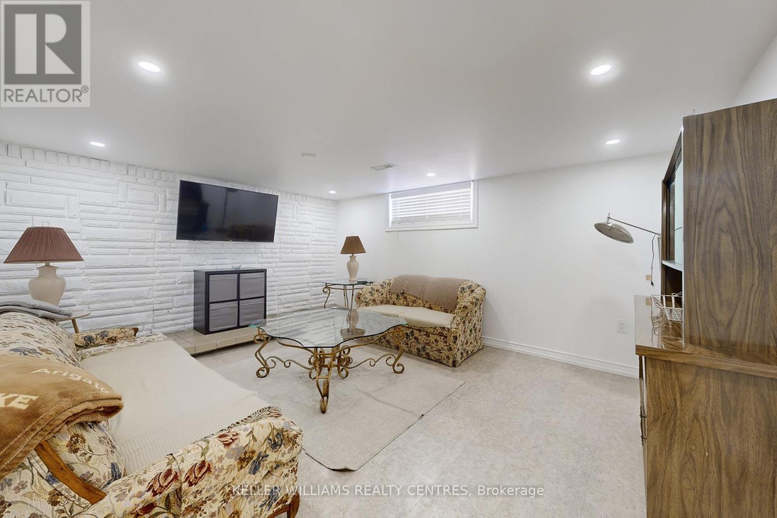 549 RUSTIC ROAD - 26
