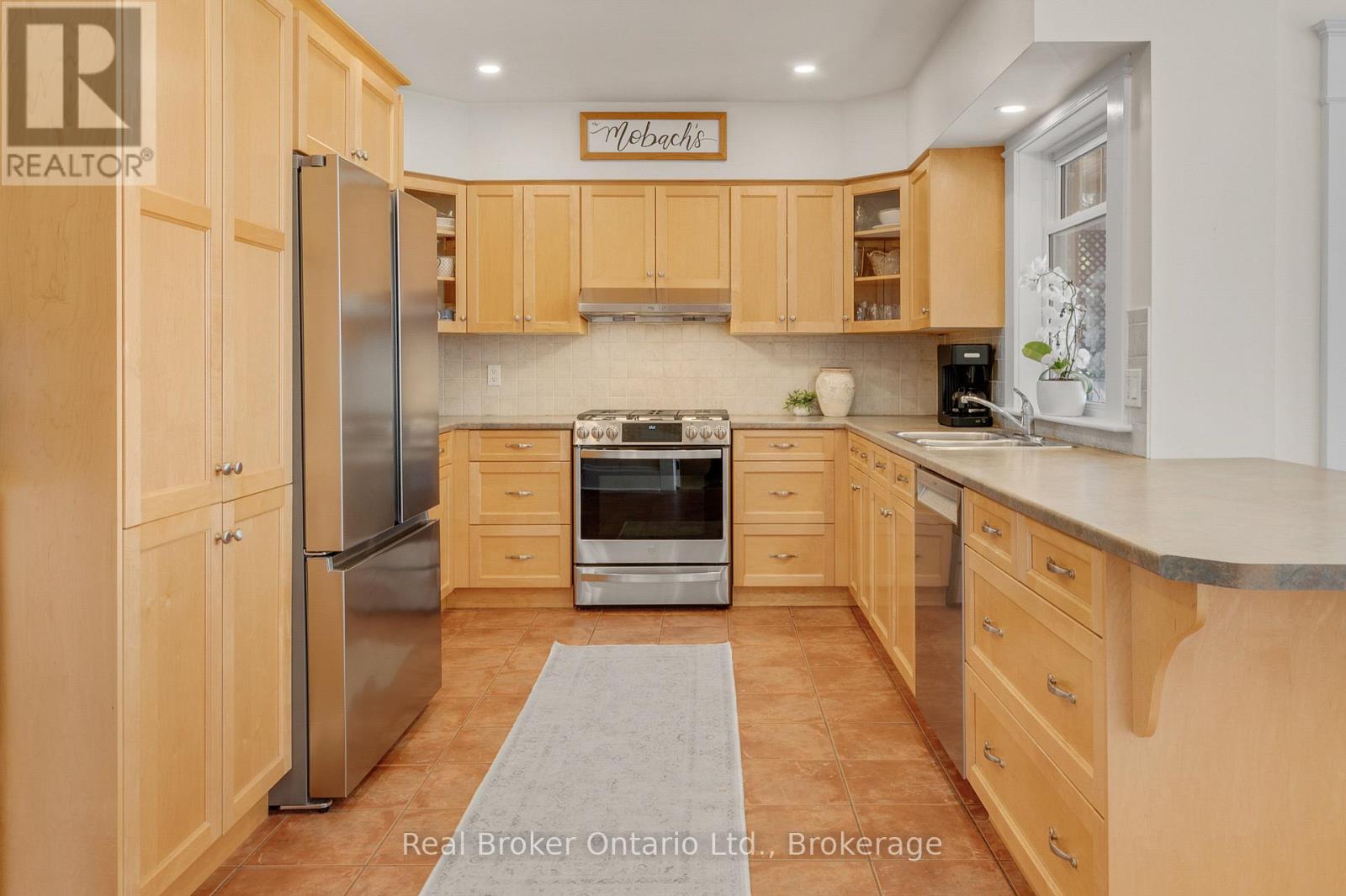 739 COLBORNE STREET — photo 13