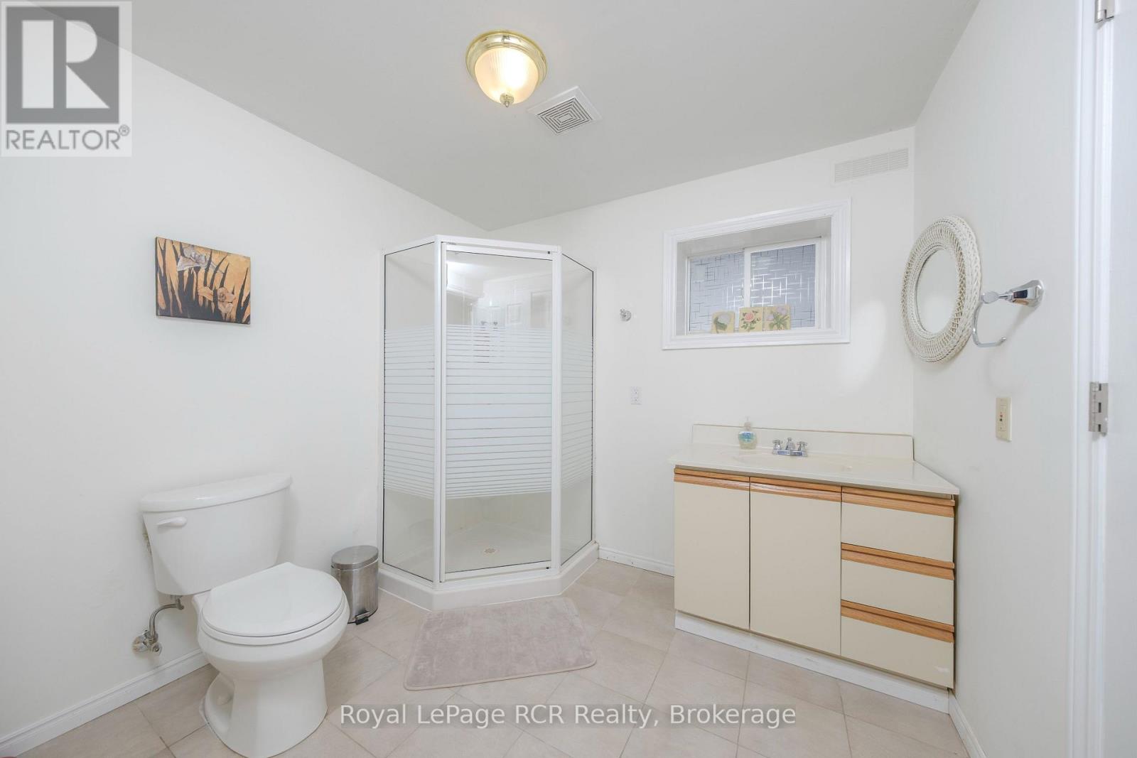 Bathroom (west wing basement)
