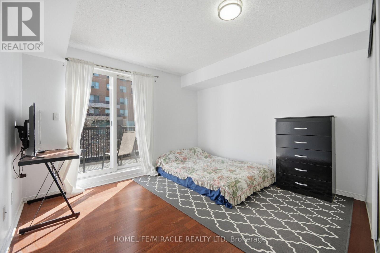 #2002 3049 FINCH AVENUE W - 17