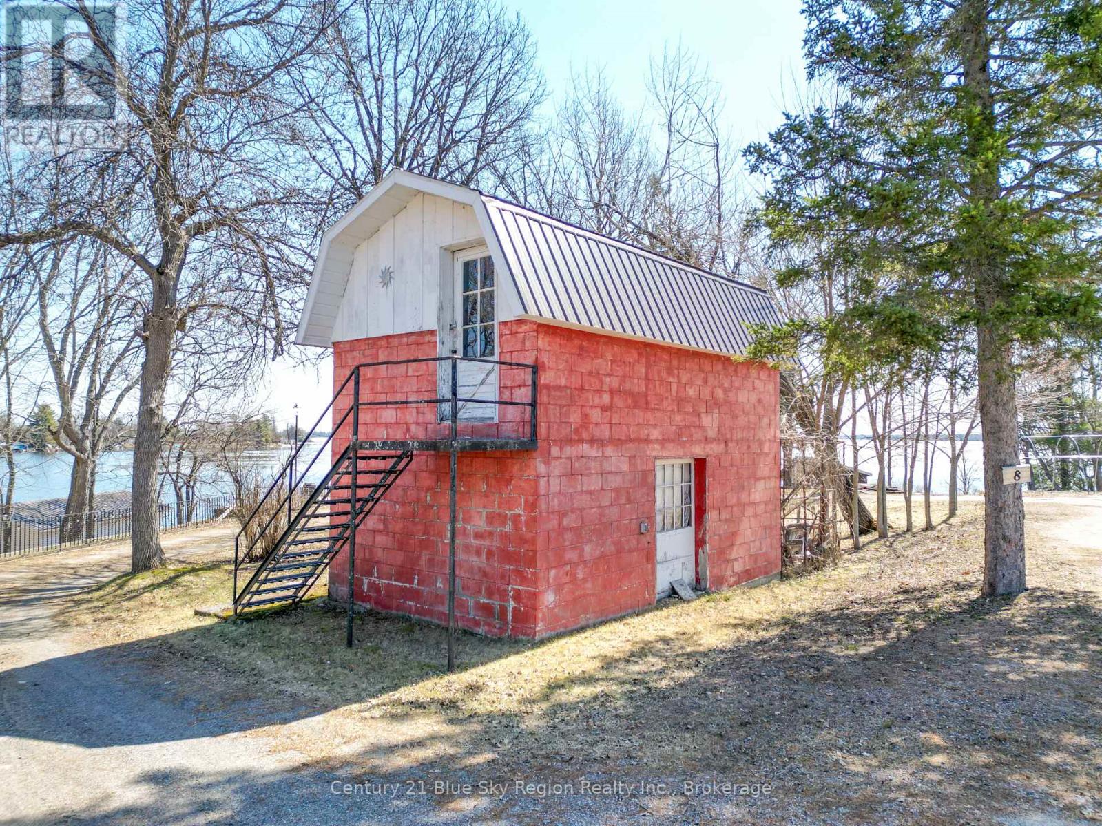 8 GERARD ROAD — photo 42