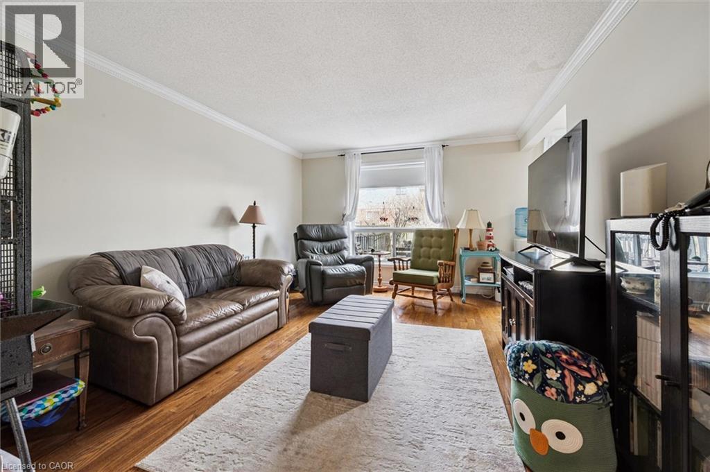 37 EDGEMERE Drive — photo 10
