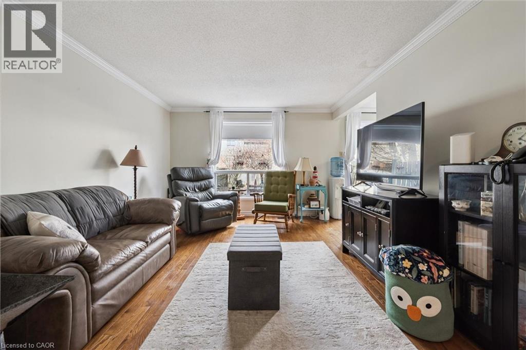 37 EDGEMERE Drive — photo 11