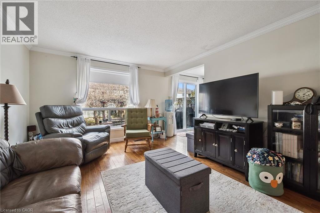 37 EDGEMERE Drive — photo 12