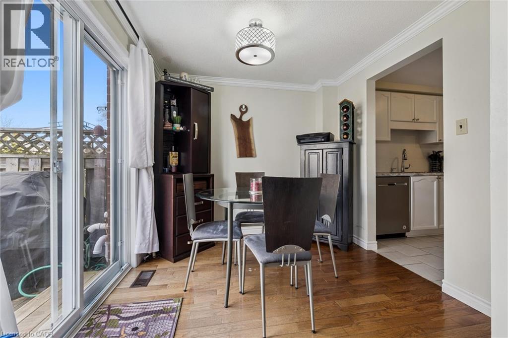 37 EDGEMERE Drive — photo 15