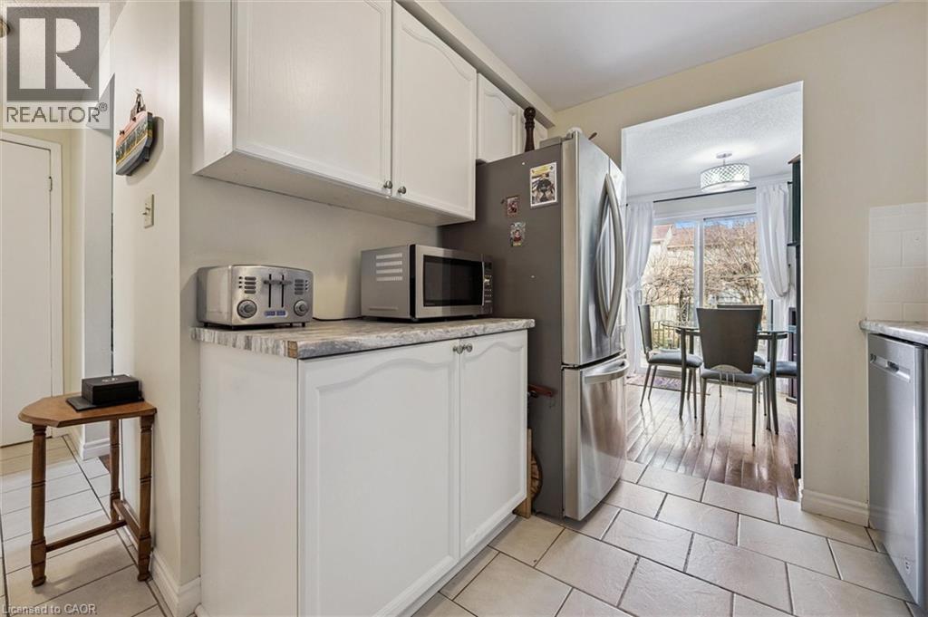 37 EDGEMERE Drive — photo 17
