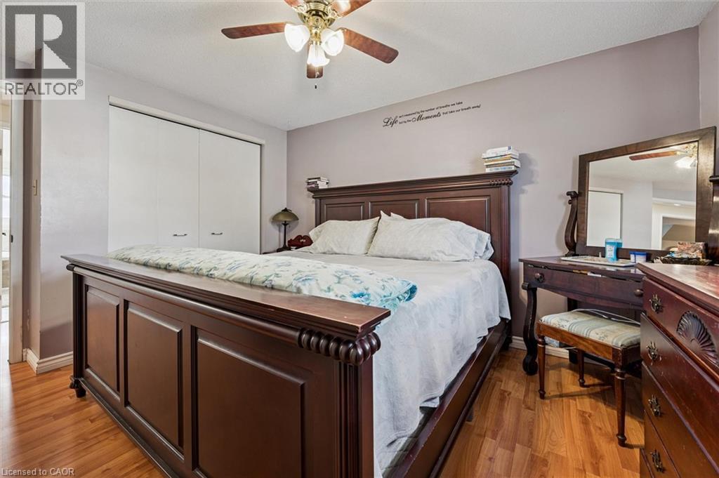 37 EDGEMERE Drive — photo 22