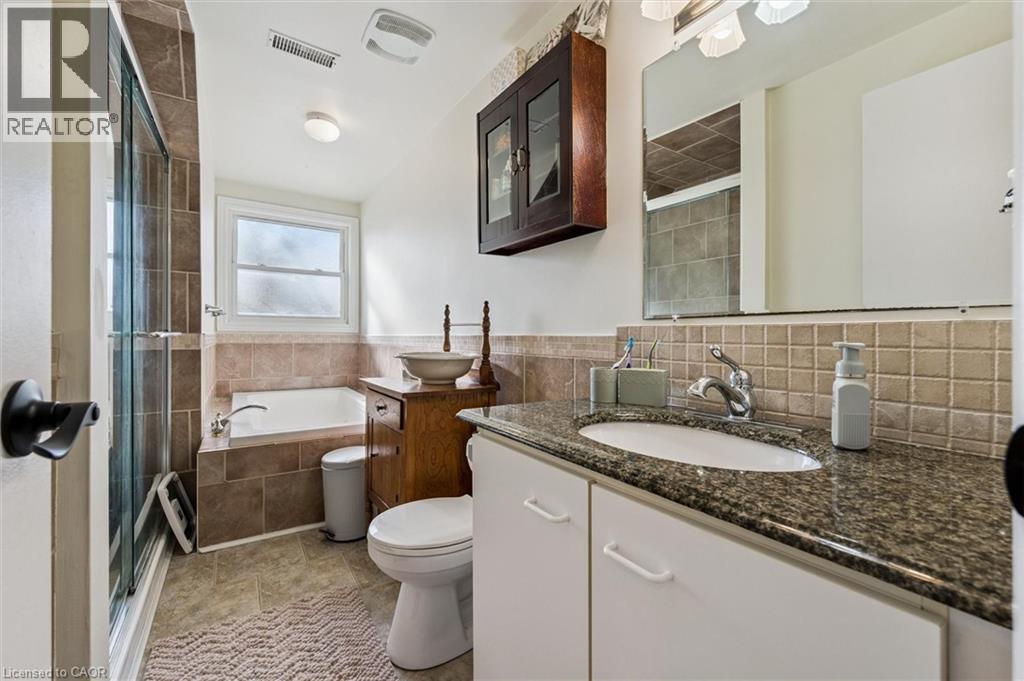 37 EDGEMERE Drive — photo 29