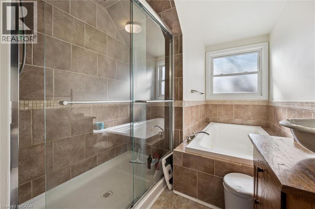 37 EDGEMERE Drive — photo 30