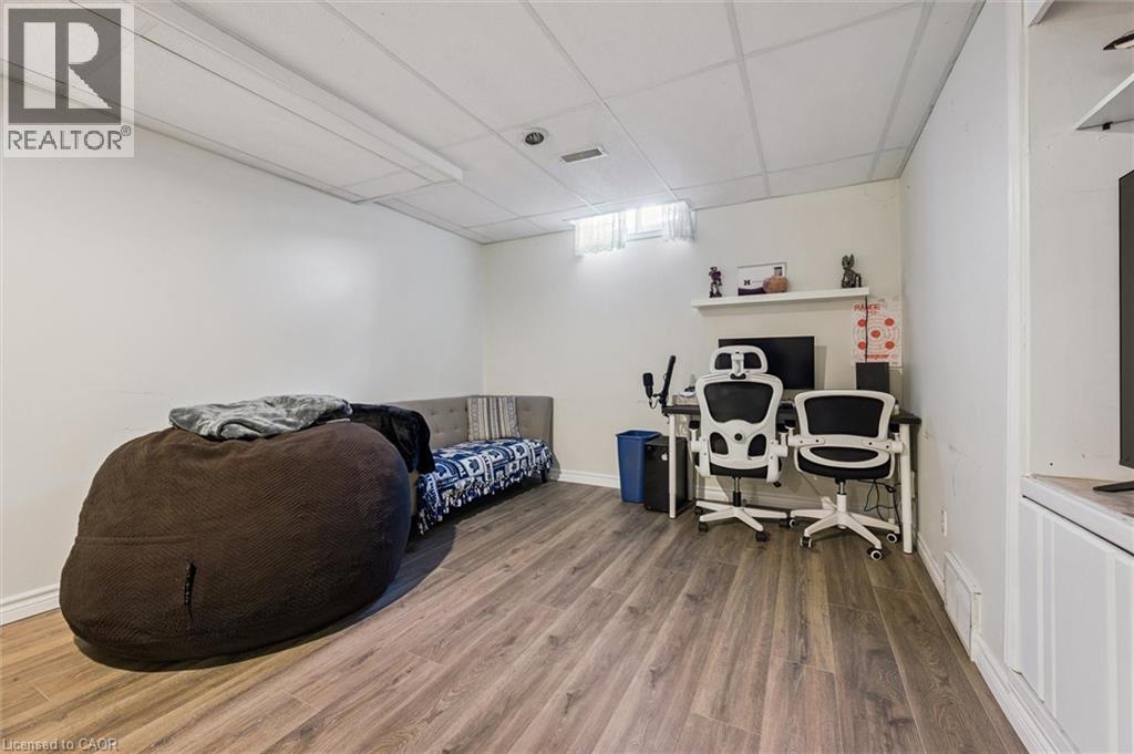 37 EDGEMERE Drive — photo 34