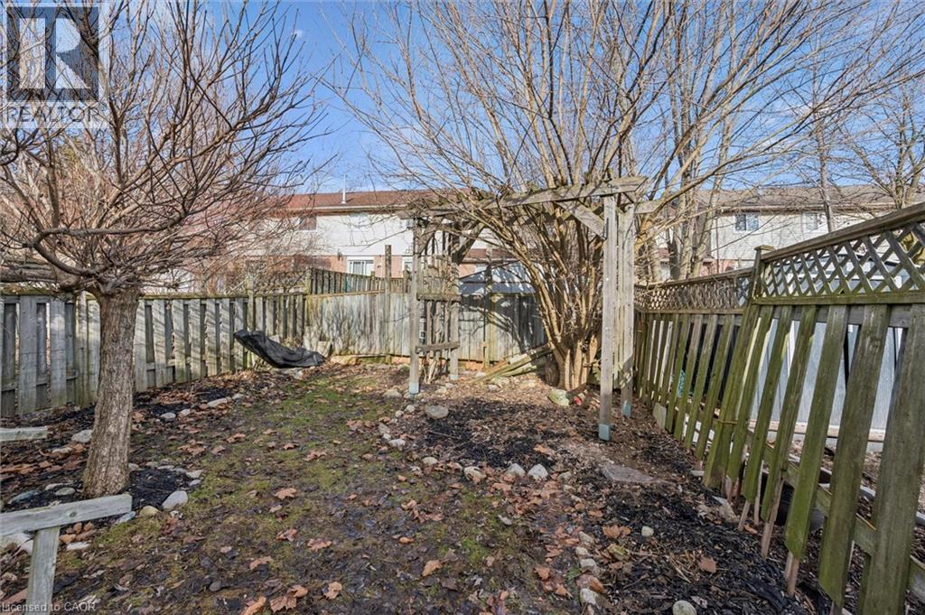 37 EDGEMERE Drive — photo 40