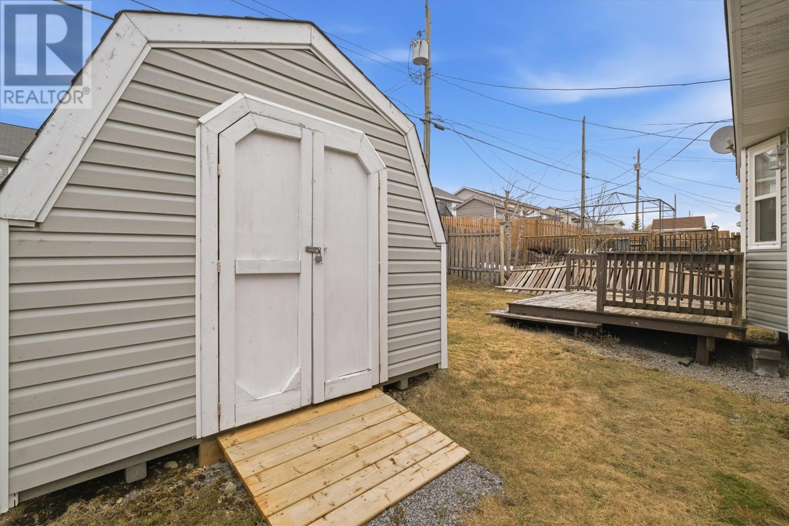 58 MACBETH DRIVE - 19