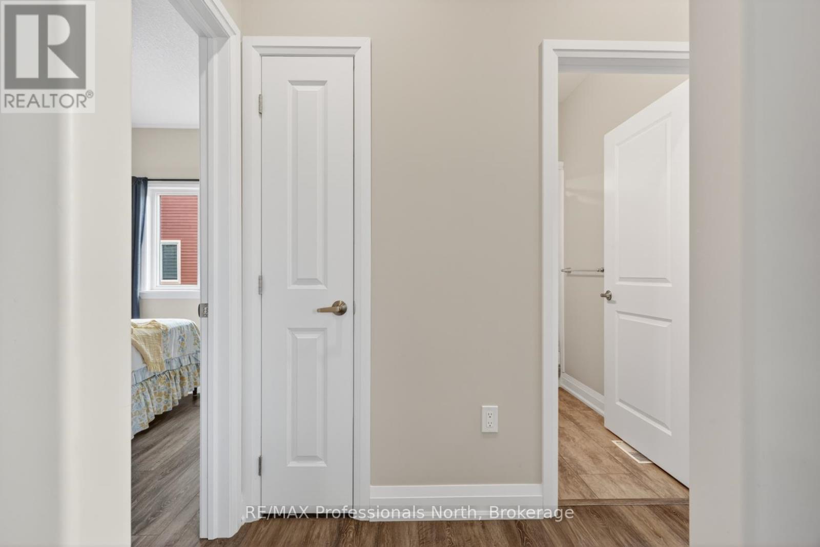8 BANCROFT RIDGE DRIVE - 25