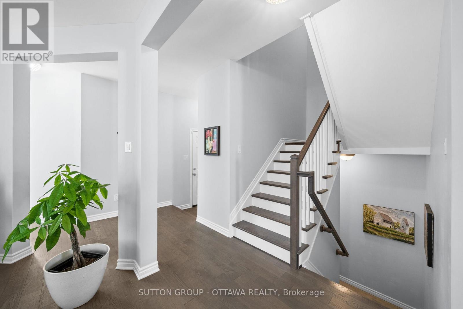 1013 MANEGE STREET - 16