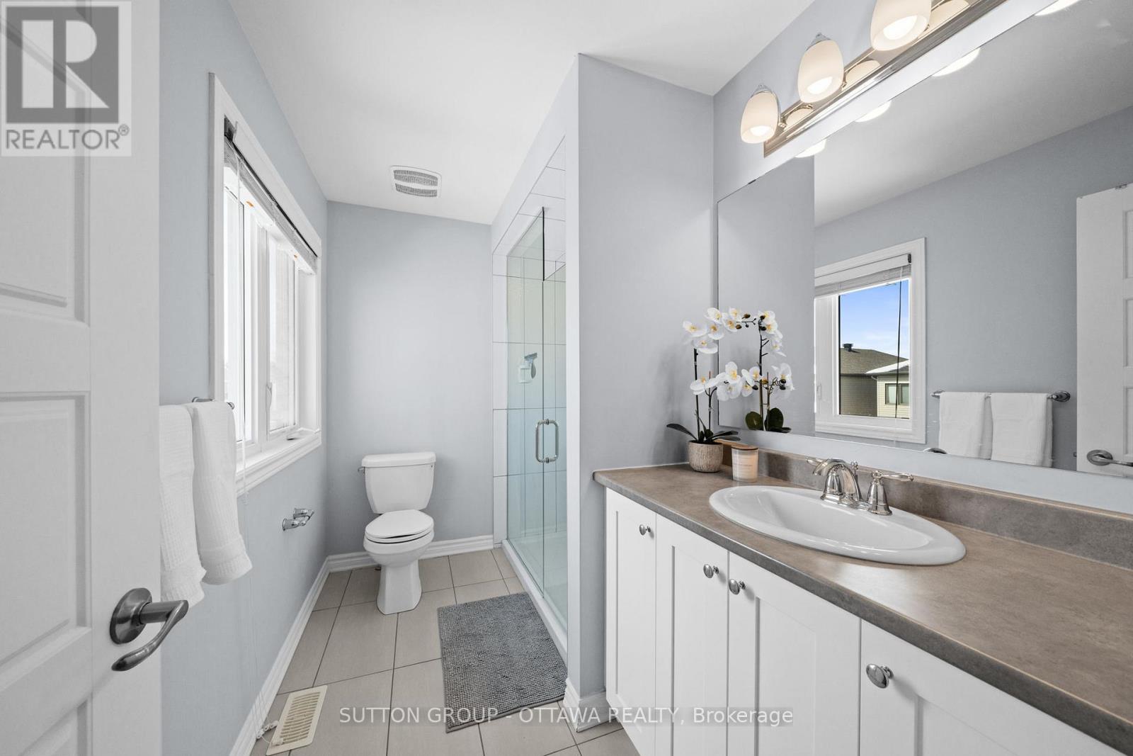 1013 MANEGE STREET - 21