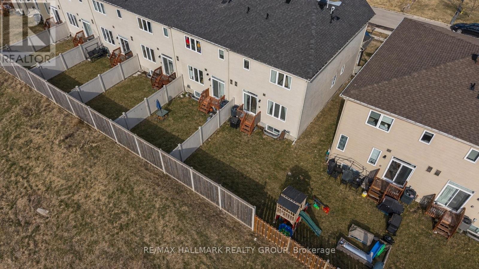 562 CLEMENCY CRESCENT - 30
