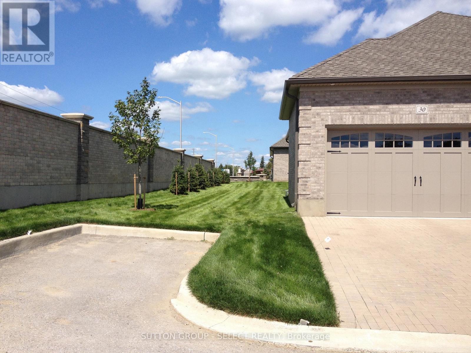 30 - 725 EAGLETRACE DRIVE, London North (North R), Ontario, N6G0J7 — Photo 27