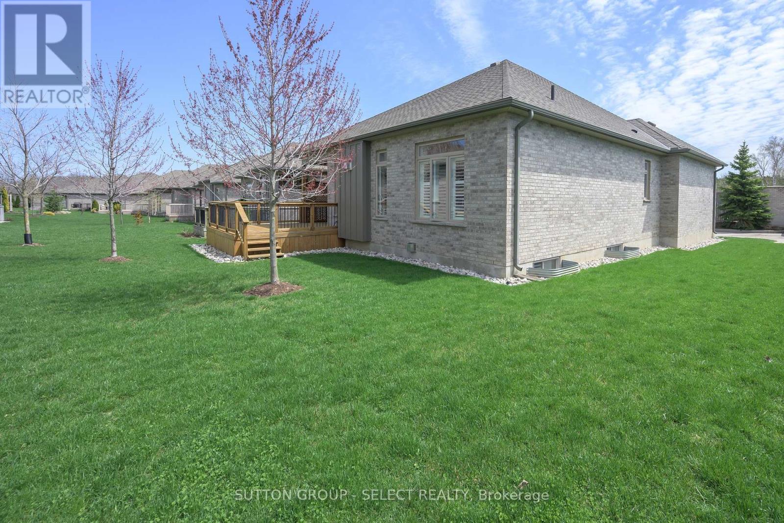 30 - 725 EAGLETRACE DRIVE, London North (North R), Ontario, N6G0J7 — Photo 34