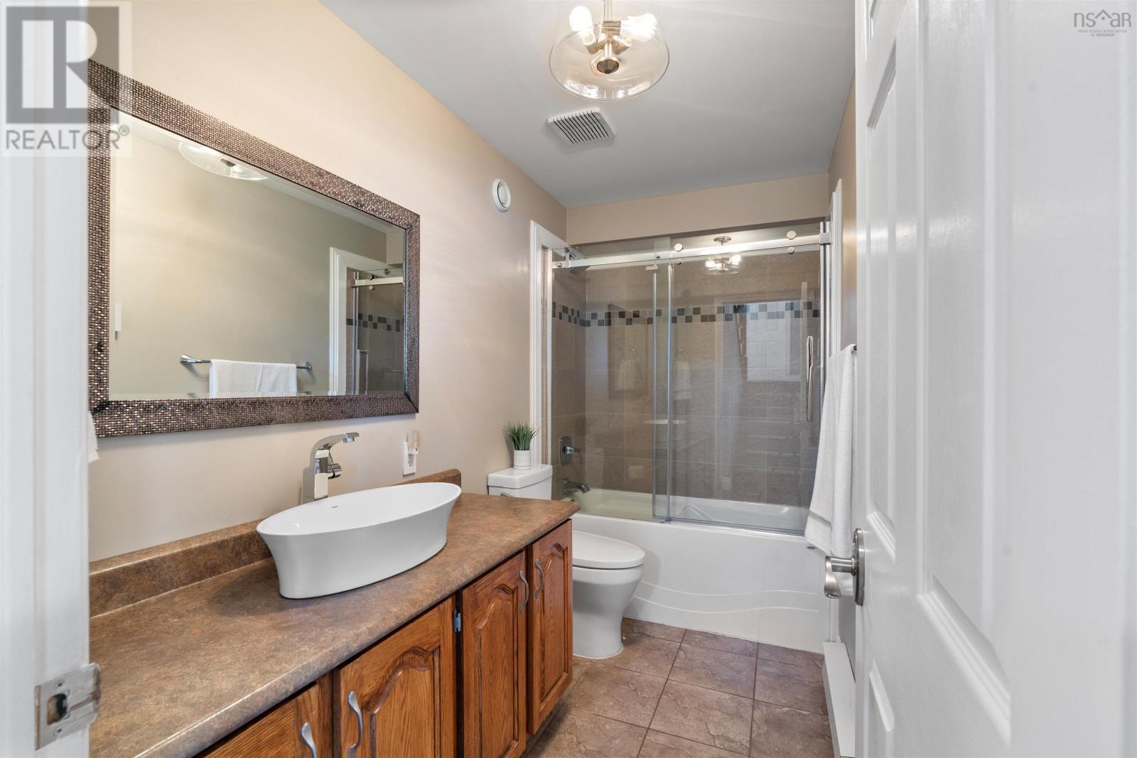 Property 37 of 42 of 94 Stratford Drive