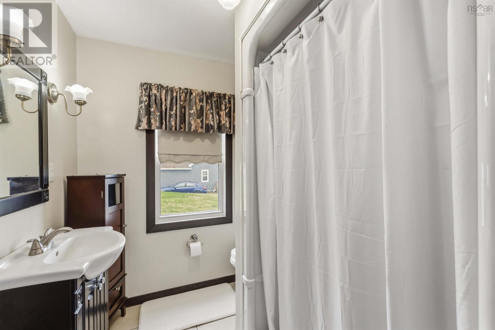 Property 20 of 51 of 151 King Street