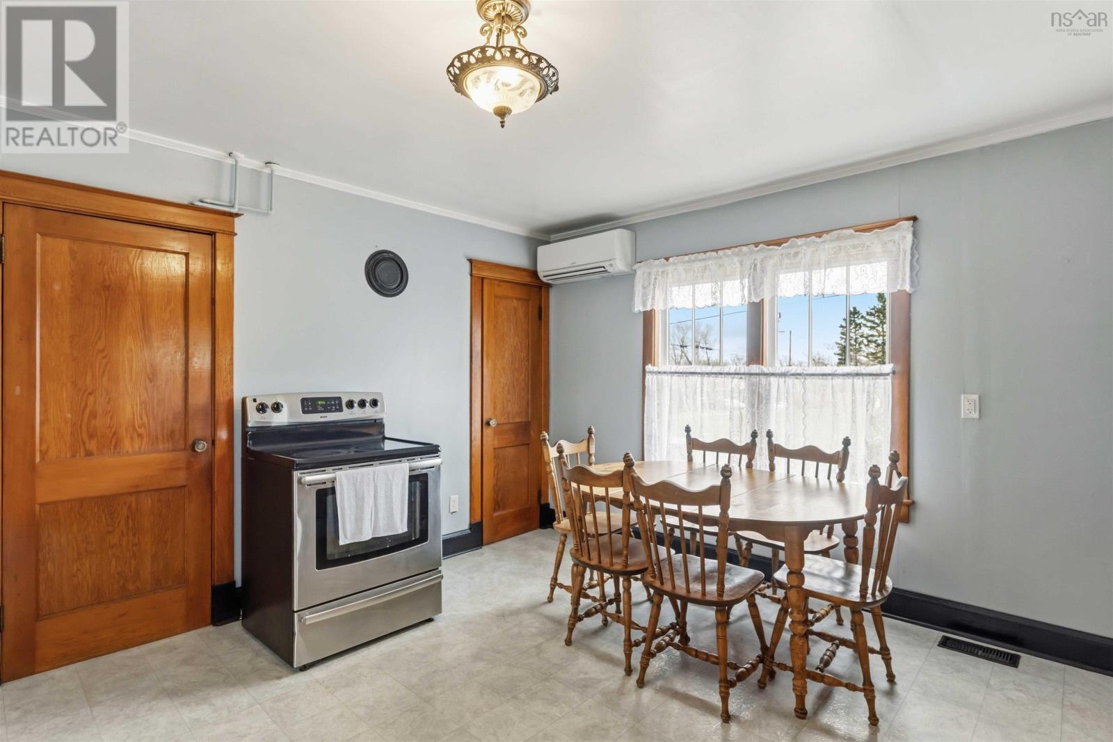 Property 22 of 51 of 151 King Street