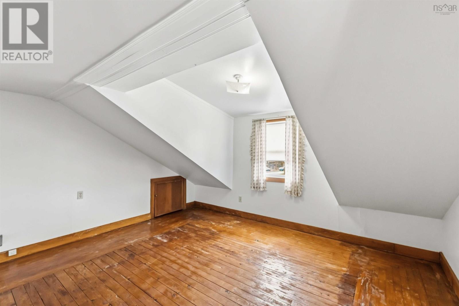 Property 38 of 51 of 151 King Street