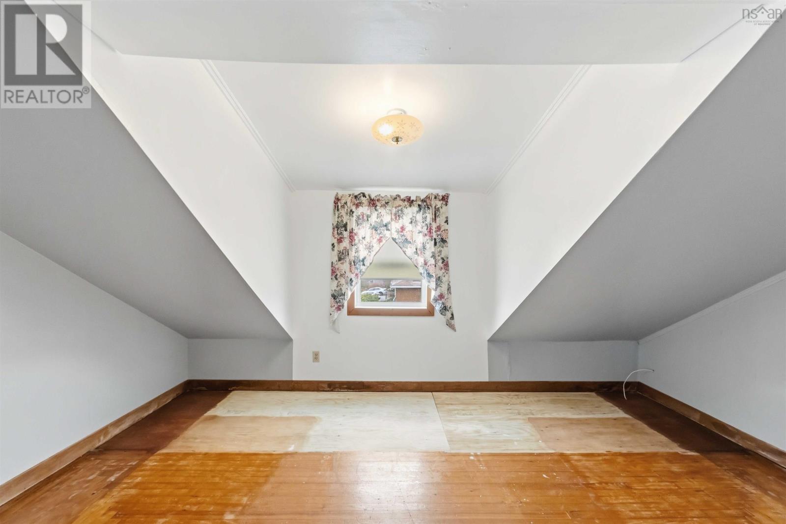 Property 34 of 51 of 151 King Street