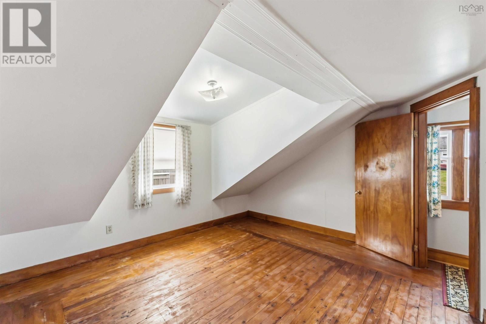 Property 39 of 51 of 151 King Street