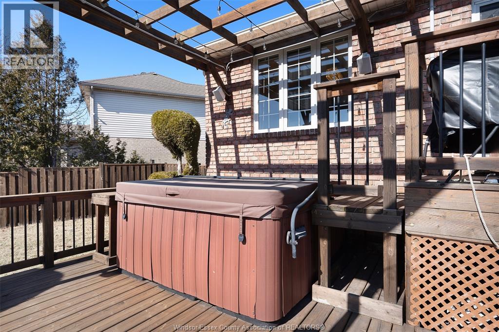 2071 EUGENI, Tecumseh, Ontario, N9K1B3 — Photo 12