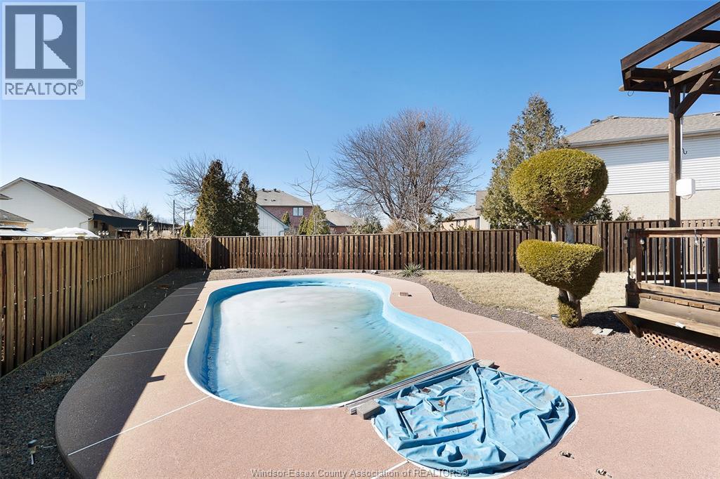 2071 EUGENI, Tecumseh, Ontario, N9K1B3 — Photo 8