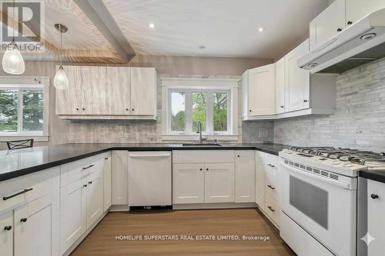 4290 YONGE STREET — photo 21