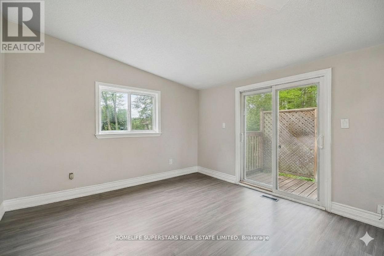4290 YONGE STREET — photo 32