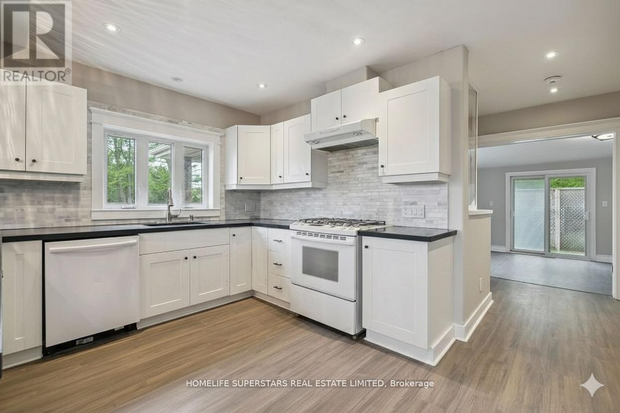 4290 YONGE STREET — photo 42