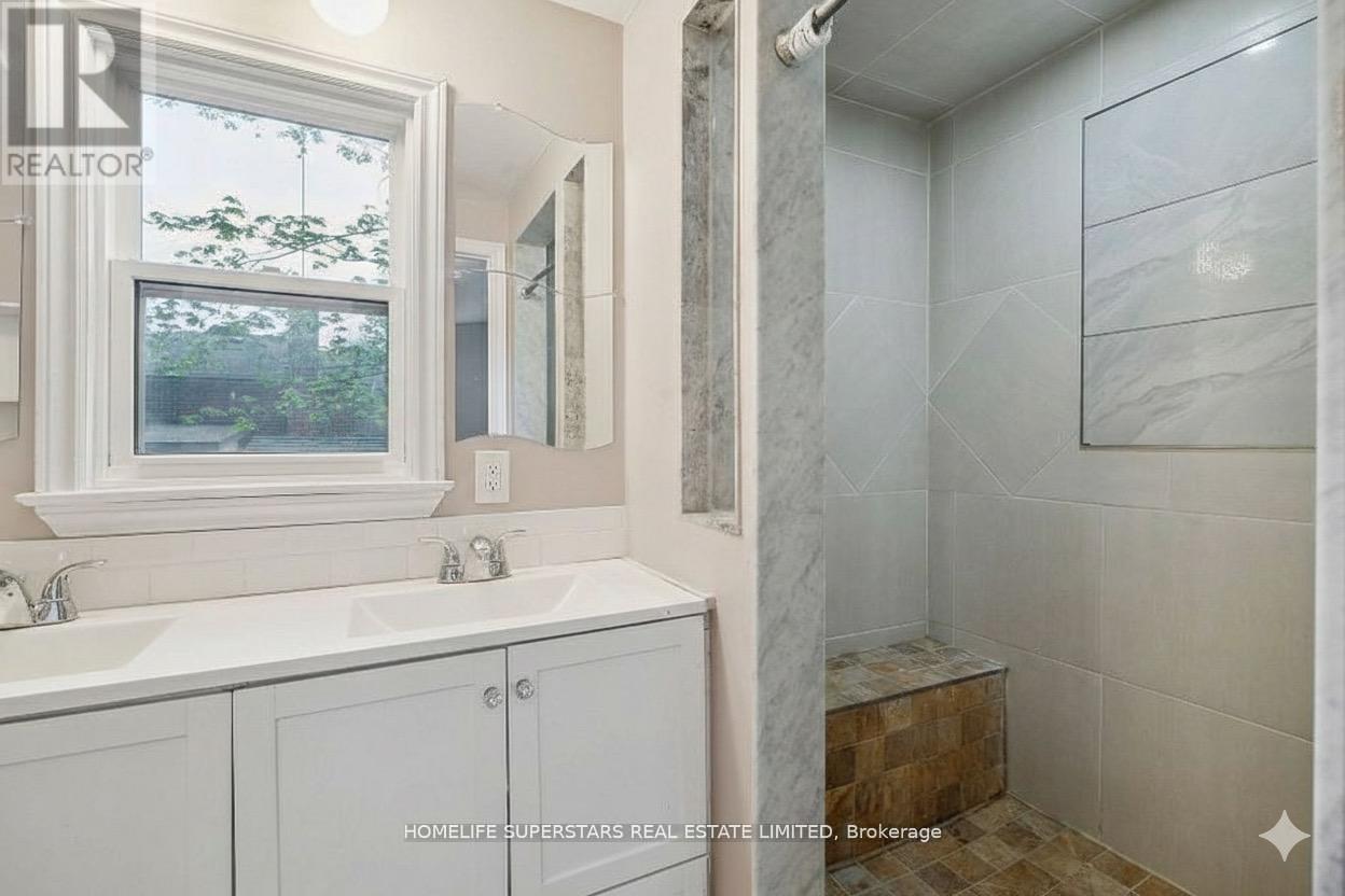 4290 YONGE STREET — photo 9