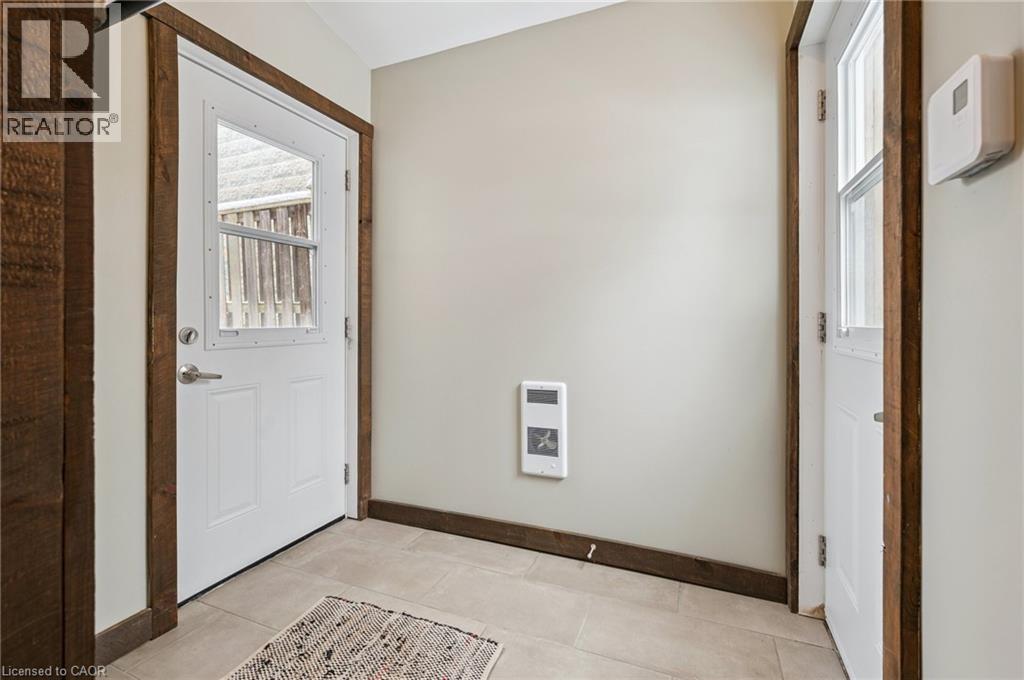838 MOORE Street - 17