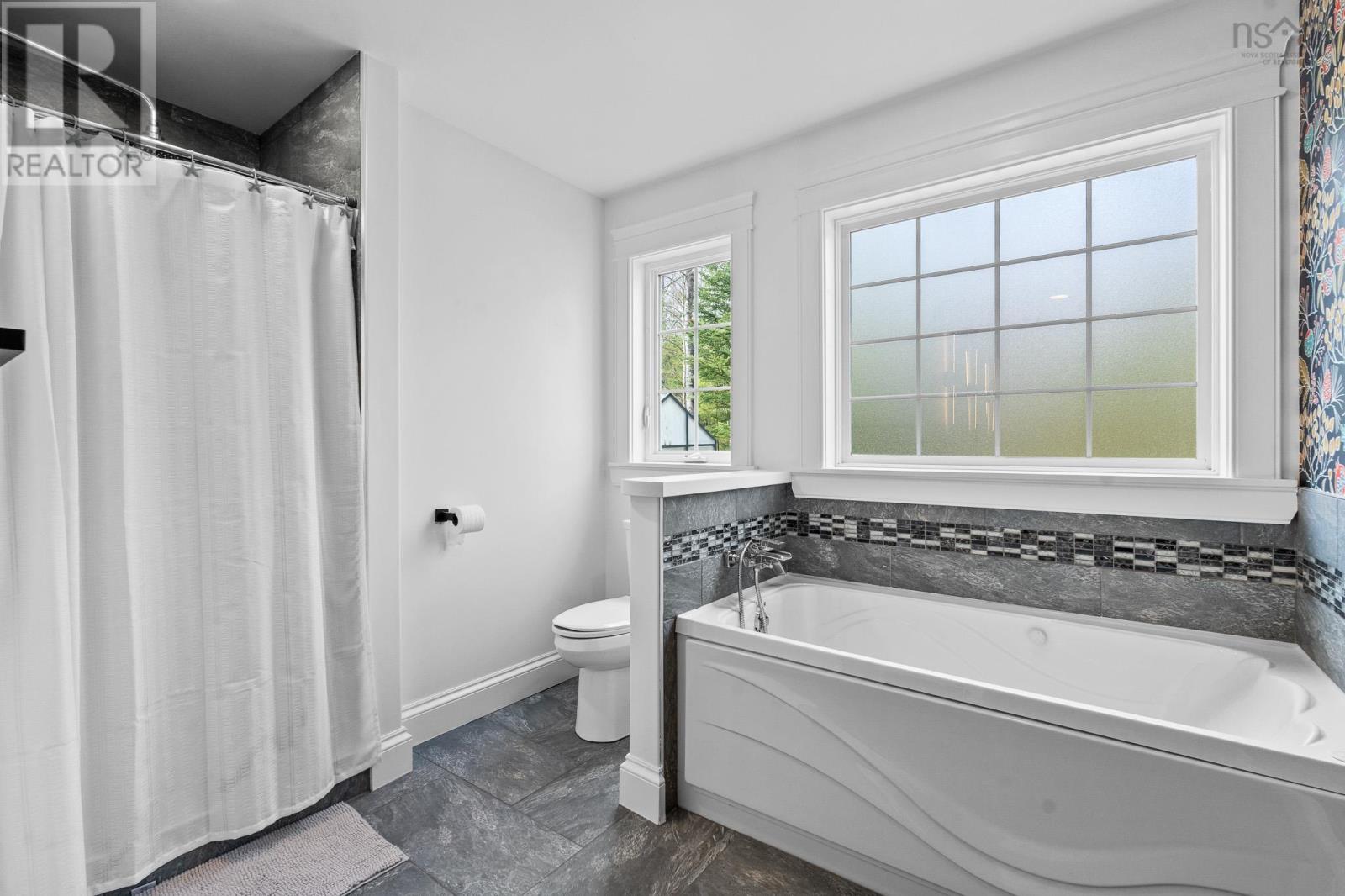 Property 25 of 49 of 1939 Middle Road