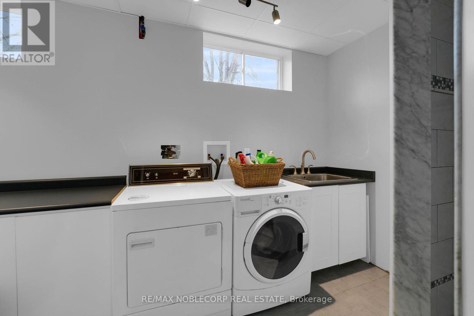 115 ELGIN DRIVE - 28
